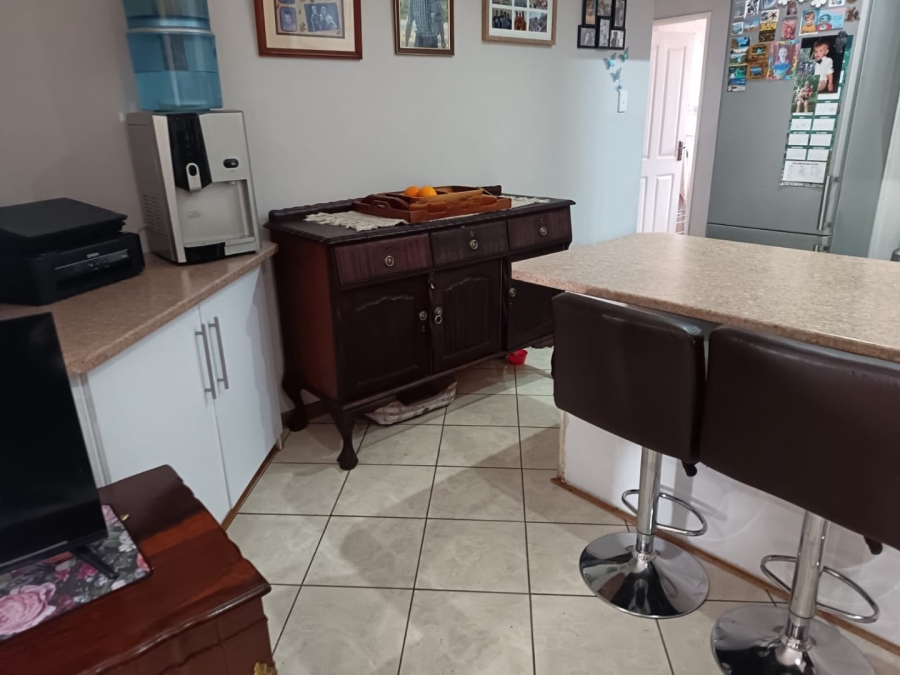 4 Bedroom Property for Sale in Carters Glen Northern Cape